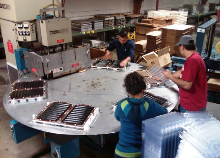 Clamshell Packaging Thermoforming and RF Sealing