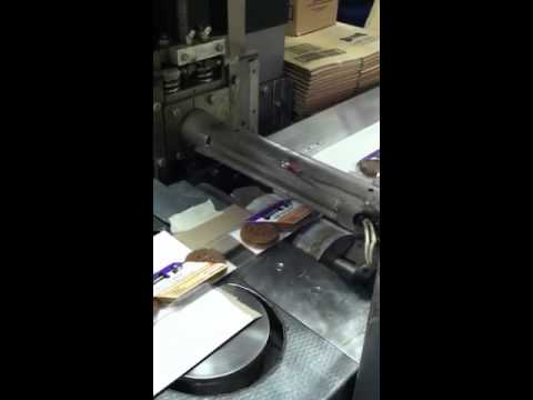 cello-wrapping-packaging-machine